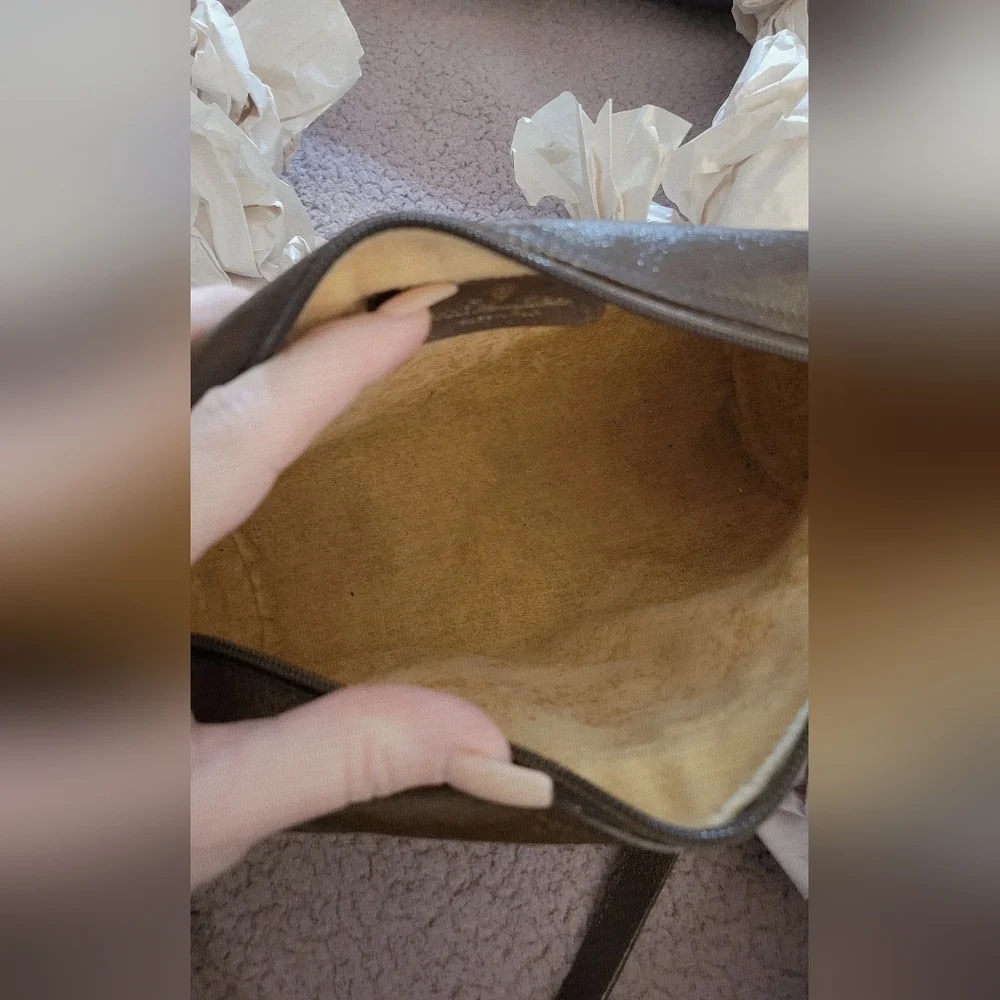 Authentic Gucci Sherry Line Bag With GG Pattern - Picture 10 of 16